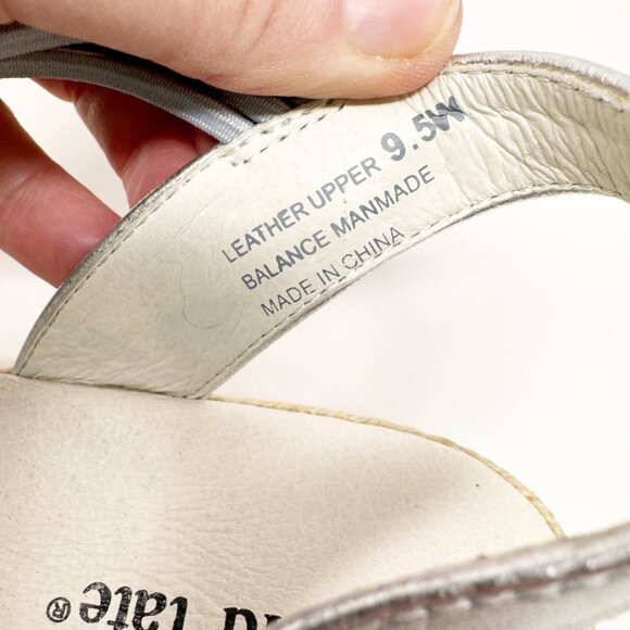 David Tate Womens Silver Leather Elastic Accent Slip on Flat Size 9.5 Wide - Picture 5 of 10